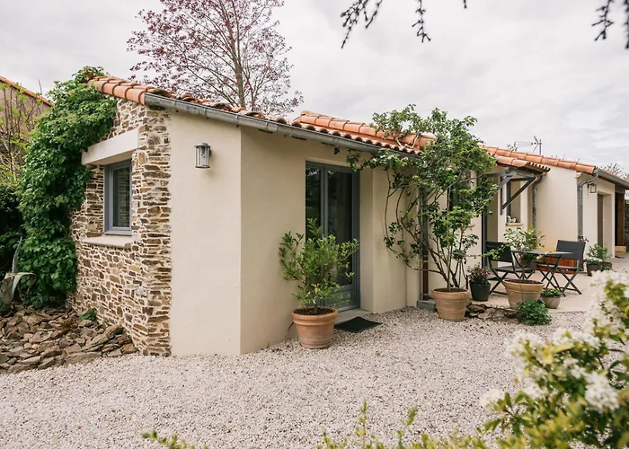 La Maison De Dom Hébergement de vacances *